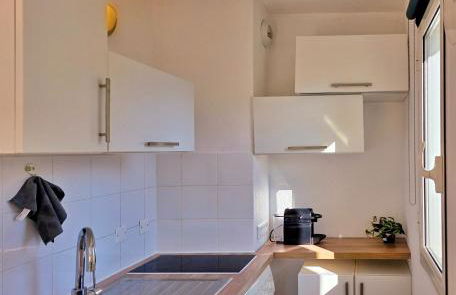 Studio près mer et aéroport - Studio near sea and airport - Photo 5