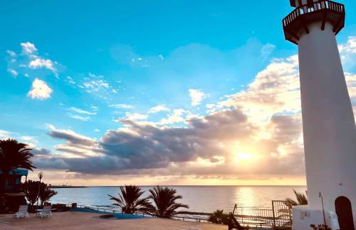 VIVIENDA ÚNICA EN PRIMERA LÍNEA DE PLAYA - Foto 1