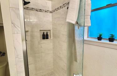King Bed Suite in Conroe , Garage Available - Foto 5