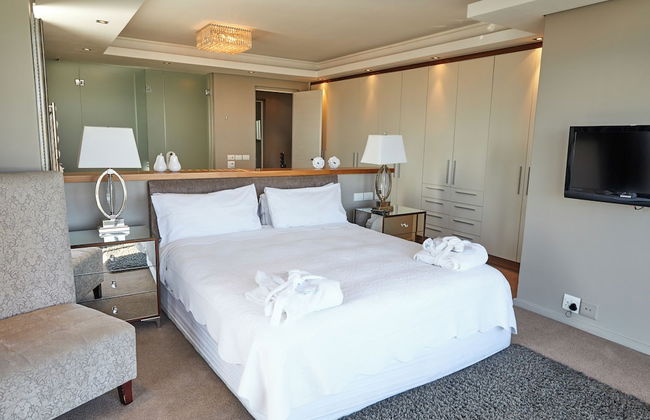 The Residences at Crystal Towers - Foto 13