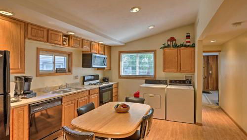 Home with Lake-View Deck by Camp Perry and Magee Marsh - Foto 3