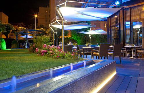 Warwick Reine Astrid - Lyon - Foto 18