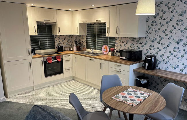 Sleeps 4 With Ensuite and Free Parking - Foto 8