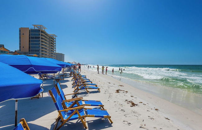 Spacious 2BR Condo w/ Partial Gulf Views, Pool, Across the Street From Beach! - Foto 45