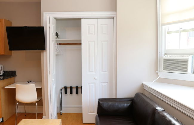 Maverick Suites at 402 Columbus Ave - Foto 42