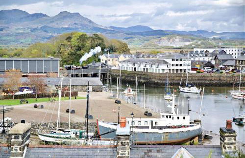 Harbour & Mountain Views, Porthmadog House, Sleeps 9, 4 Bedrooms, Two and Half Bathrooms - Photo 44