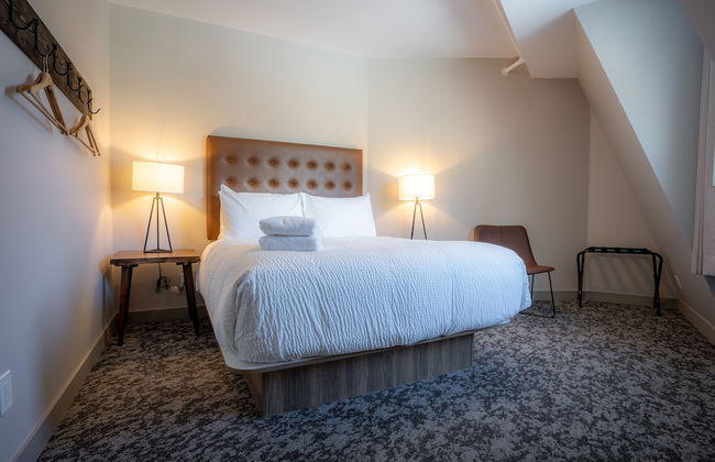 Basecamp Suites Banff - Photo 19