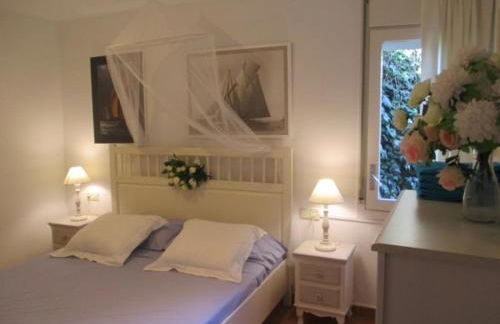 Lovely little house with garden and pool - Photo 4