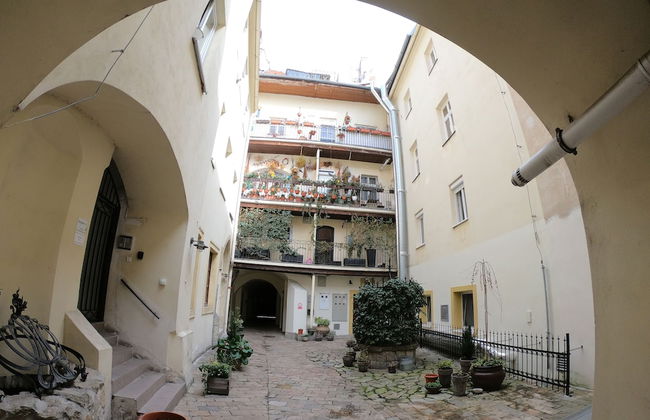 Downtown Apartment Bratislava - Photo 34