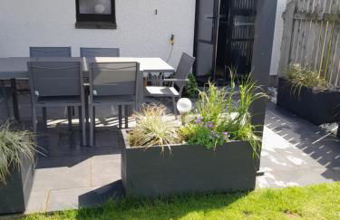 WELCOMEHOUSE close to east beach, shops, restaurants and RAF base - Foto 24