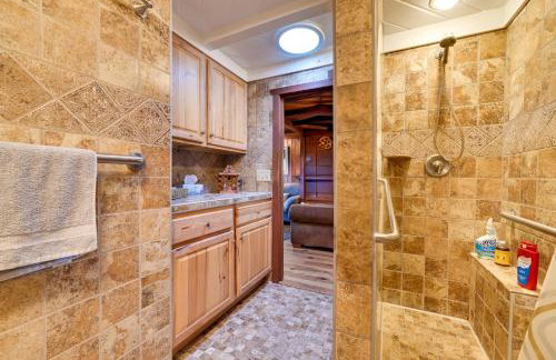 Cozy Harbor Springs Vacation Rental, 13 Mi to Town - Foto 15