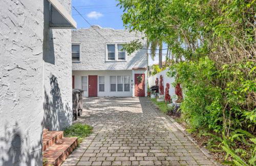 Bright and Airy Apartment on Flamingo Dr - Foto 25