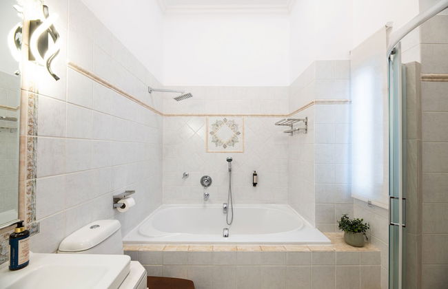 Vouliagmeni Athenian Riviera Villa - Photo 43