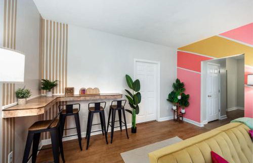 Your UF Getaway: 1 Block from Campus - 4 BD Haven - Foto 43