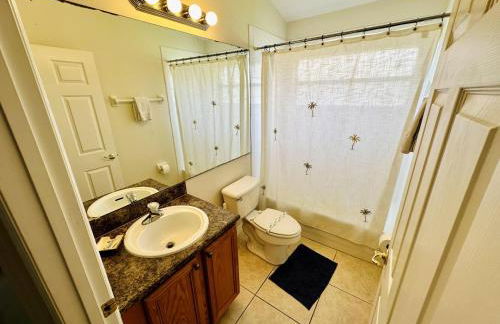 Spacious, Open Layout And Pool Relaxation! - Foto 31