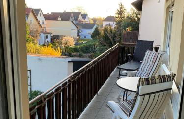 Cozy Apartment - 2 BR, Spacious Kitchen, Balcony, Top Location - Foto 4