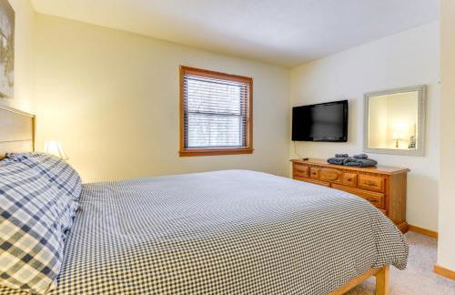 3 min to Mt Snow with FREE Shuttle! Family-Size fun, Wood fireplace, 2 living rooms, Arcades - Foto 22