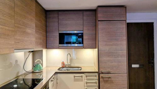 One bedroom apartment with balcony and concierge , station and shops 2min walk - Foto 3, stove