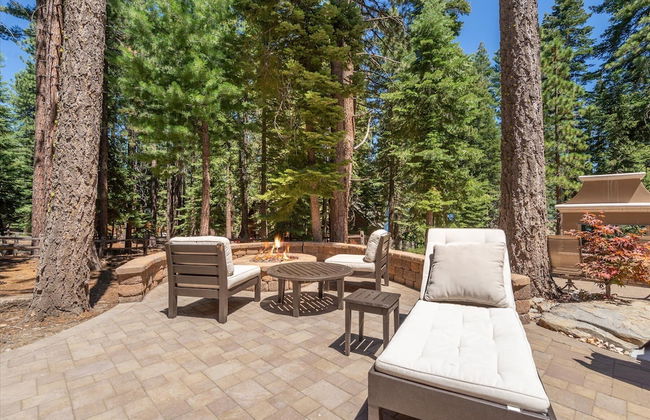 Central Clean Home with Hot Tub Near Ski - Photo 22