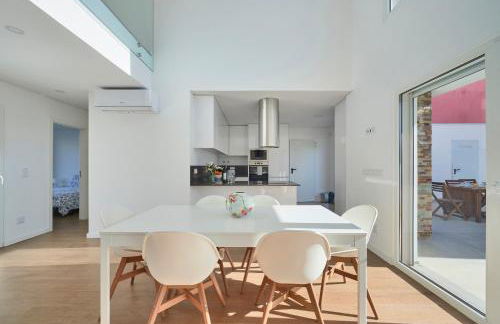 Aroeira Villa w/ Pool near Beach, By TimeCooler - Foto 32