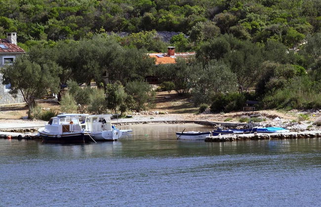 Peaceful 2-bedroom Robinson House Orca - Photo 1