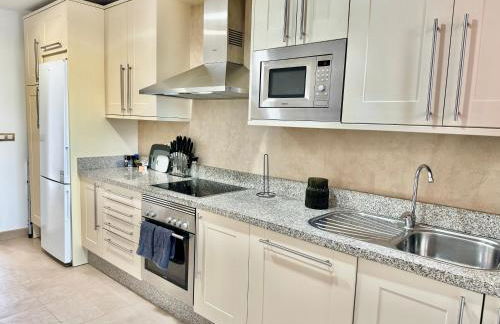 Piso de lujo totalmente equipado a estrenar para 6 - Foto 17