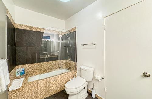 Charming 4-Bedroom Home Near Bel Air - BG - WW - Photo 14