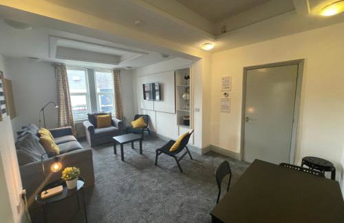 Westm-3 Bdrm 3 bathrooms 1 EnSuite Fab for contractors Free Parking and Wi-Fi - Foto 13