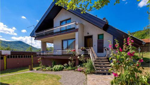 4 Bedroom Stunning Home In Plaski - Foto 2