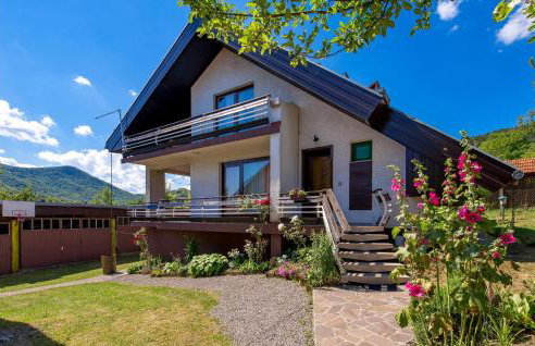 4 Bedroom Stunning Home In Plaski - Foto 2