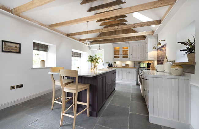 JOIVY Exceptional Cottage W/ Stunning Country Views - Photo 21