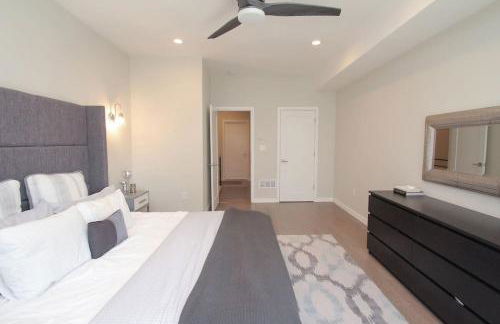 Sleek & Posh 4Bed-3 5Bath - RoofDeck - Sleeps 12 - Foto 15