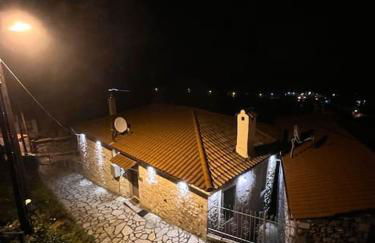 Dandy Villas Dimitsana - a family ideal charming home in a quaint historic neighborhood - 2 fireplaces for romantic nights - Foto 51