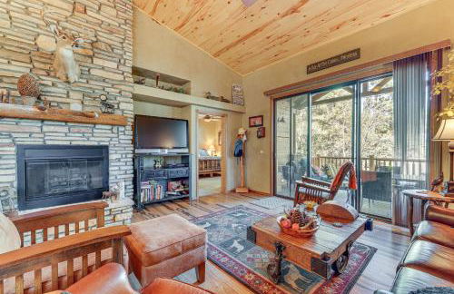 Rustic Retreat with Spacious Deck in Show Low! - Foto 4