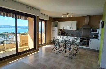 Bright apartment with sea view in Saint-Raphaël - Foto 3