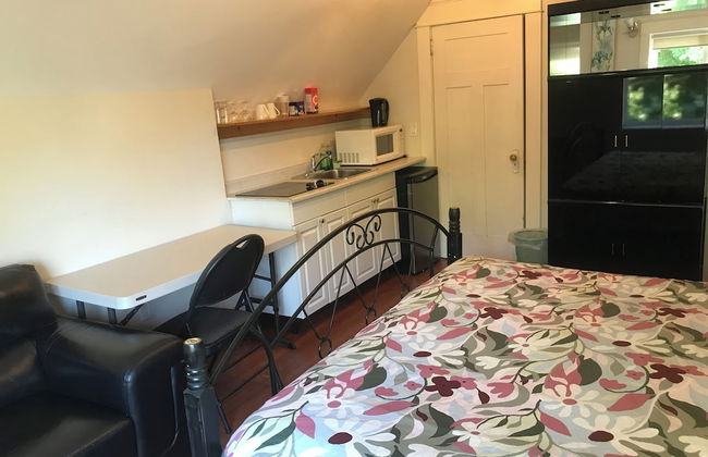 West Broadway guesthouse - Photo 16