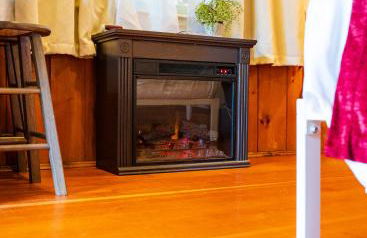 Cottage 1-2 -2 Bedroom 1 Bath End Unit with Kitchenette Private Courtyard Pet Friendly fee applies - Photo 16