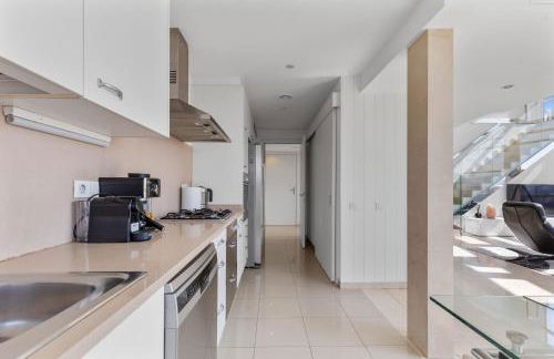 Penthouse Duplex with Epic Views - Photo 44