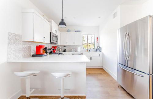 Luxe East Downtown 3BR Condo, Walk to Bars, Restaurants, Shops - Foto 2