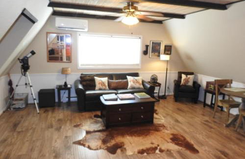 Historic Gold Town Loft A-Frame 1 Bedroom with sofa sleeper WIFI - Foto 1