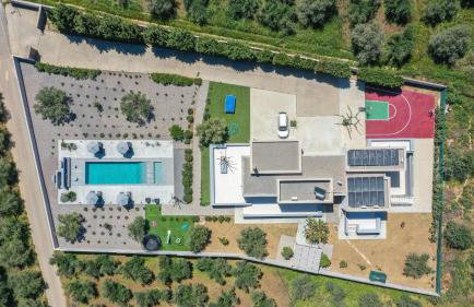 Nostra Terra Villa, 2-acre Secluded Nature Escape with Heated Pool, By ThinkVilla - Photo 4