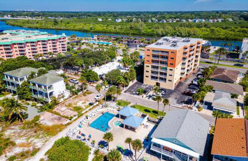 Redington Beach Retreat - Immaculate Beach Condo with Water Views, Pool, Hot Tub - Foto 38