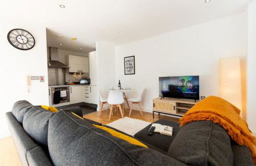 Central Gem: Cosy 2BR with Private Balcony - Foto 10