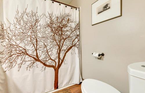 11 Mi to Sugarbush Eclectic Ski House with Hot Tub! - Foto 23