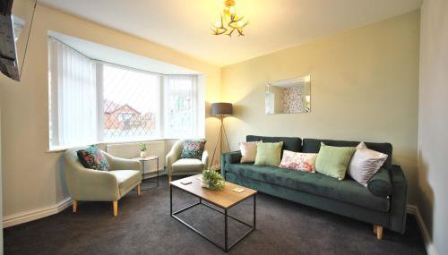 Luxury Bungalow, 3 bedrooms, 5 beds, sleeps 8, transport links, parking, Wi-Fi - Foto 2