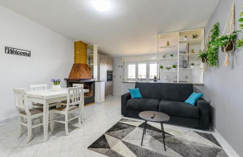 Coastal Whisper - 9 min to Airport & 700m to Sea - Foto 1