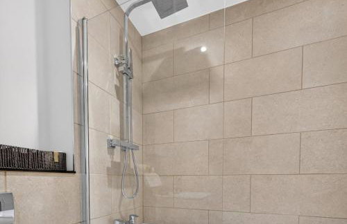 Stunning 2BR Apartment Cardiff Bay with Balcony - Foto 7