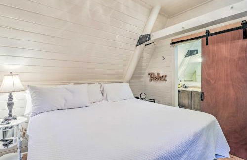 Lake Martin Cabin with Luxury Dock and Kayaks! - Foto 16