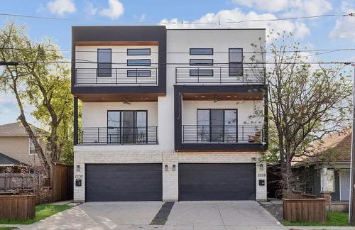 Modern 3BR with Game Room, Near Market Center DART, Med District & Uptown - Foto 4