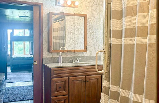 Portage Lakeside Cabins - Photo 65